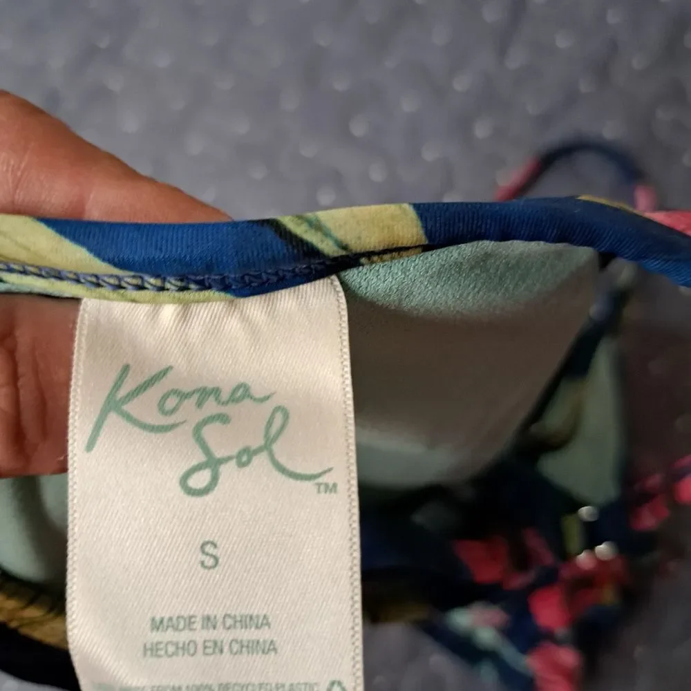 Kona Sol size small